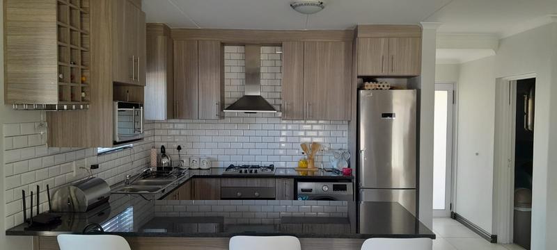 3 Bedroom Property for Sale in Buhrein Western Cape